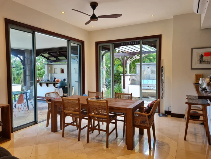 Elégante villa sur l'île avec un style de vie de villégiature à Villas Valriche.