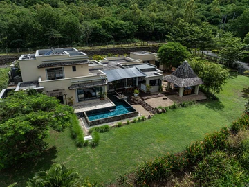 5 Bedroom Villa