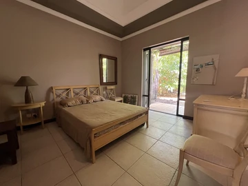 5 Bedroom Villa