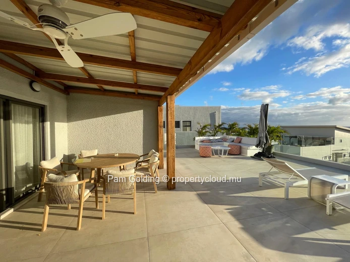 Penthouse for rental in Tamarin.
