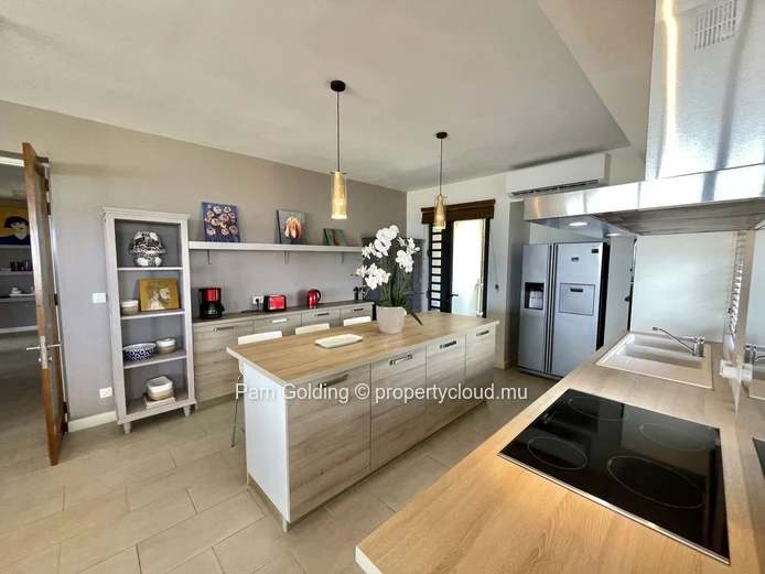 Penthouse de 4 Chambres au Cœur de Tamarin – Plunge Pool & Vues Panoramiques
