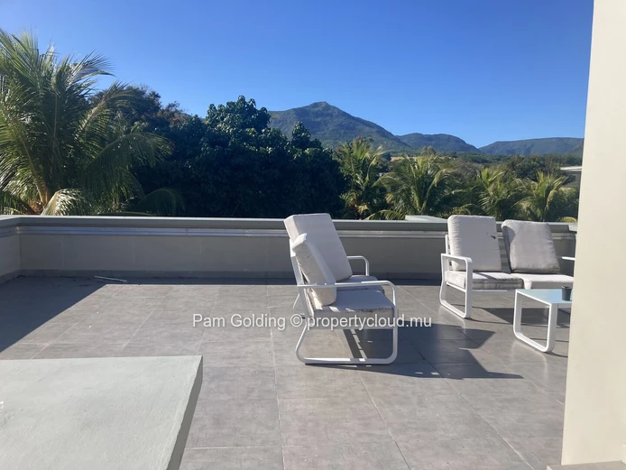 4 Bedroom Villa in Matala Lifestyle Estate, Black River - Infinity Pool & Mountain Surroundings
