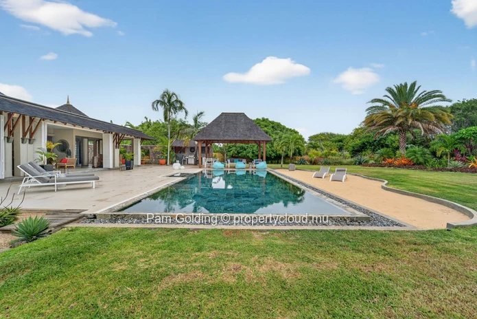 Four-Bedroom Luxury Villa in Tamarina Golf Estate - Private Pool & Beach Club Access