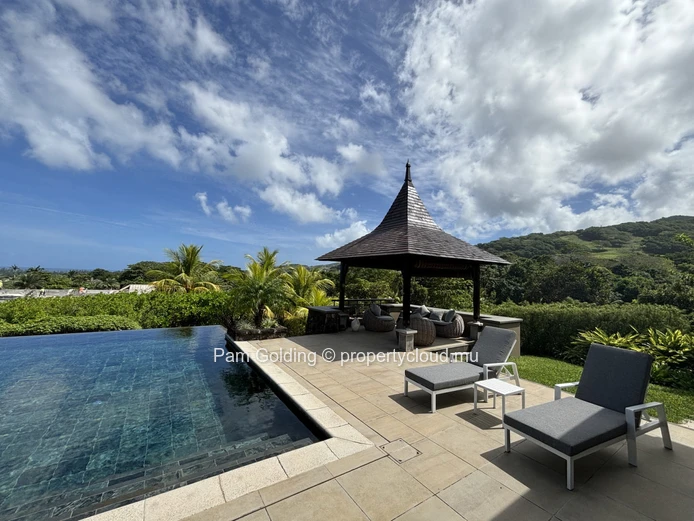 Une villa de style contemporain meublée avec style - prête à emménager.