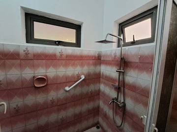 8 Bedroom House