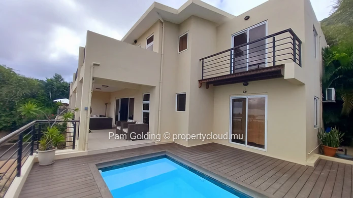 4 Bedroom duplex for sale.