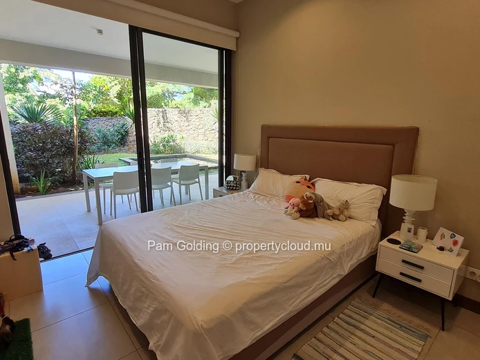 Appartement Élégant de 3 Chambres en Rez-de-Chaussée à Vendre à Pointe aux Canonniers - Complexe Le Savoy (Mandat exclusif)