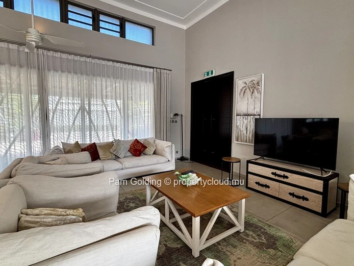 Single-Storey Villa for Sale in Royal Park Balaclava – 3-Bedroom Home