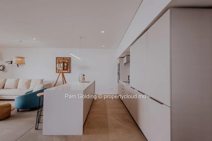 Experience being the owner of your own sea view home. (Sole Mandate)