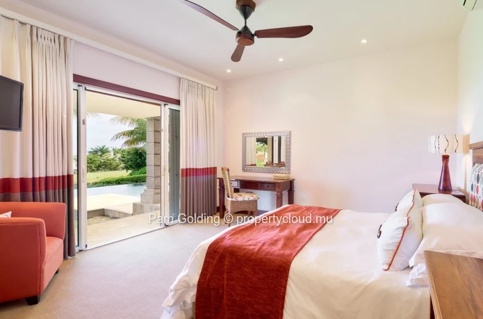 Fantastic light and bright villa ready to move in.