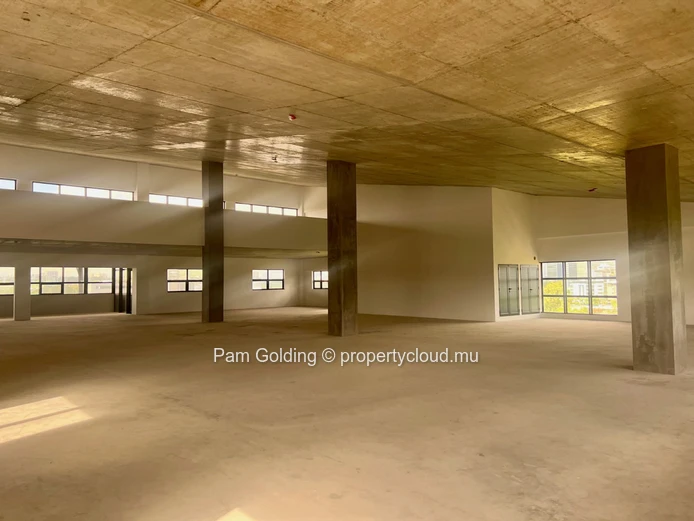 AVA Technopark – Espace commercial premium à louer à Côte d’Or