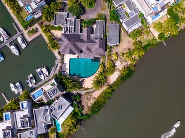 5 Bedroom Villa