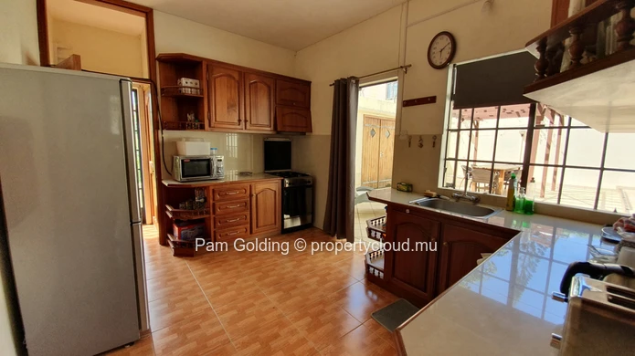 7-bedroom house with spacious rooms