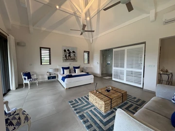 5 Bedroom Villa