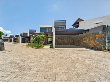 4 Bedroom Villa