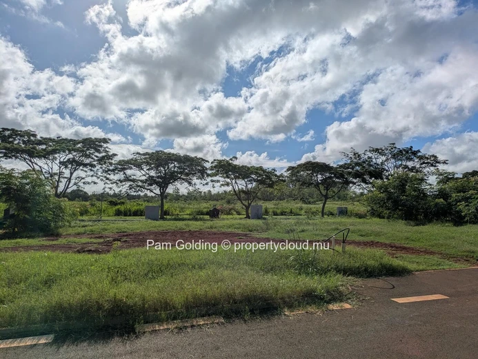 Balaclava – Terrain à vendre – Pam Golding Mauritius
