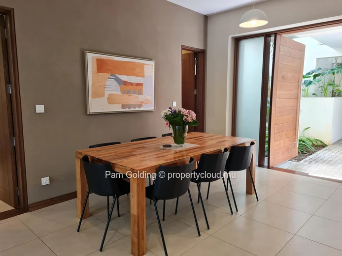 Appartement Élégant de 3 Chambres en Rez-de-Chaussée à Vendre à Pointe aux Canonniers - Complexe Le Savoy (Mandat exclusif)