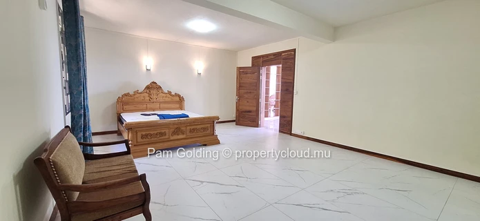 An Extraordinary Residence in the Heights of Candos (Sole Mandate)
