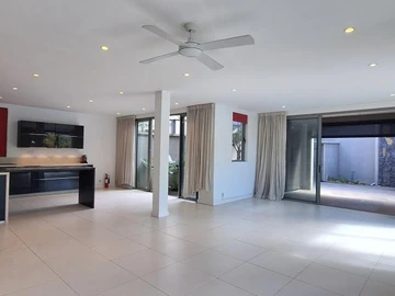 5 Bedroom Villa