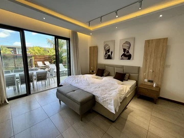 4 Bedroom Villa