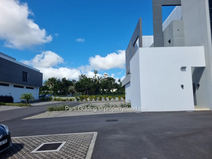 Immeuble de bureaux à louer dans le parc d'activités Vivea, Moka