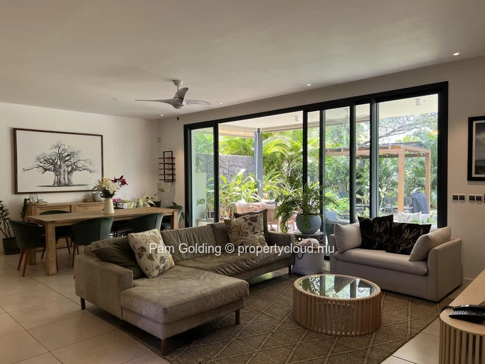 Villa Élégante de 3 Chambres en Suite à Akasha, Cap Tamarin – Piscine Privée, Jardin & Vie en Smart City
