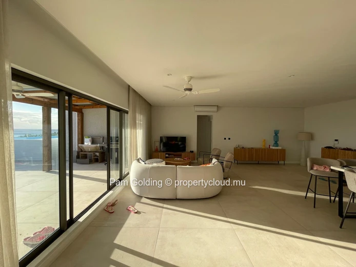 Penthouse for rental in Tamarin.
