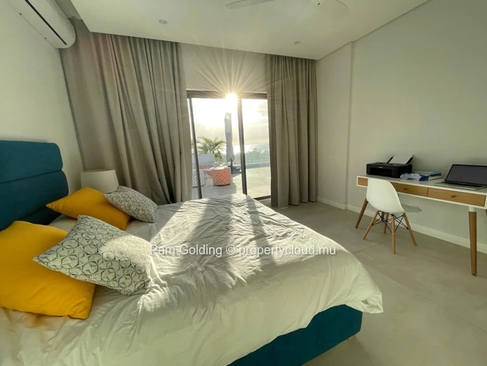 Penthouse for rental in Tamarin.