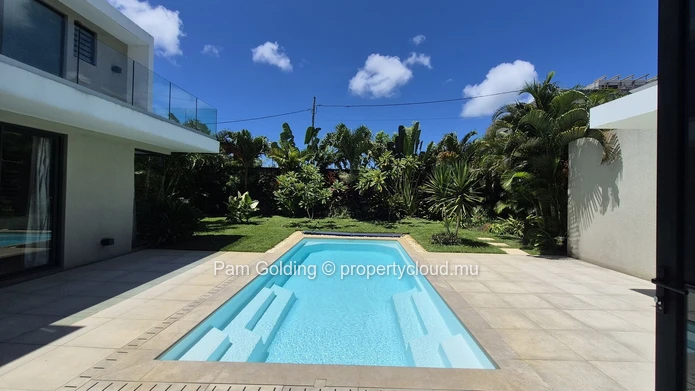 Luxury Villa for Sale in Old Mills Péreybère | Family Home Mauritius
