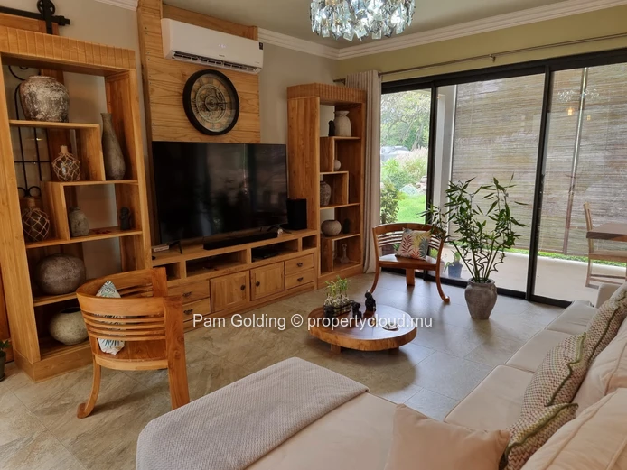 Modern thinking house for sale!