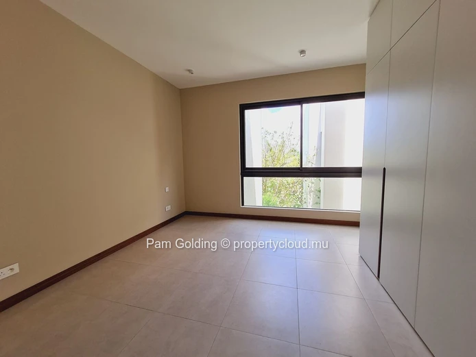 Luxury 2-Bedroom Apartment with Private Rooftop Pool & Stunning Mountain/Sea Views near Mon Choisy Beach (Sole Mandate)