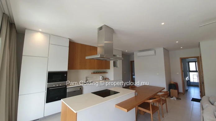 Pointe aux Canonniers – Appartement à louer – Pam Golding Mauritius