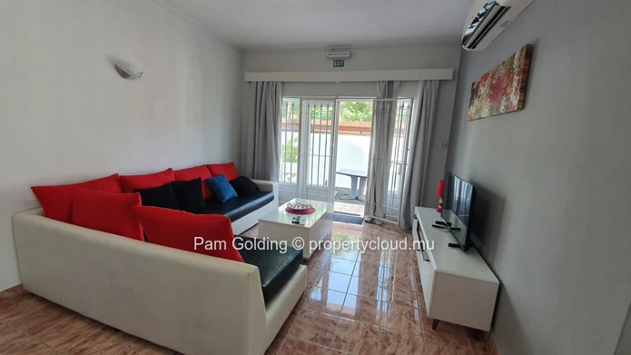 Small complex with good investment opportunity. (Sole Mandate)