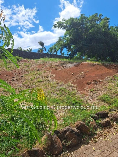 À vendre – Terrain d’exception à Hillside 2