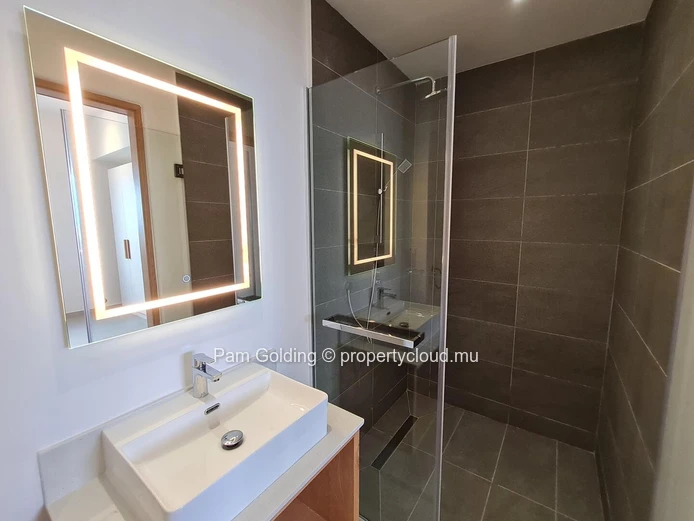 2-Bedroom Penthouse with Private Rooftop Pool – Near Pereybere Beach, Mauritius