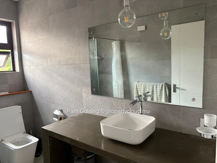 3-Bedroom Ground Floor Apartment for Rent – Bright, Central & Coastal Living