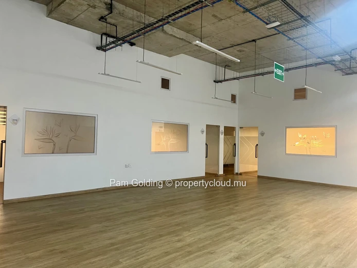 AVA Technopark – Espace commercial premium à louer à Côte d’Or