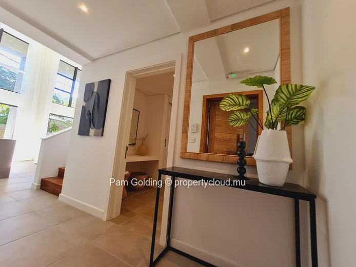 Appartement de 3 Chambres à Vendre à Pointe aux Canonniers | Marine Residences (Mandat exclusif)