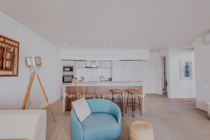 Experience being the owner of your own sea view home. (Sole Mandate)