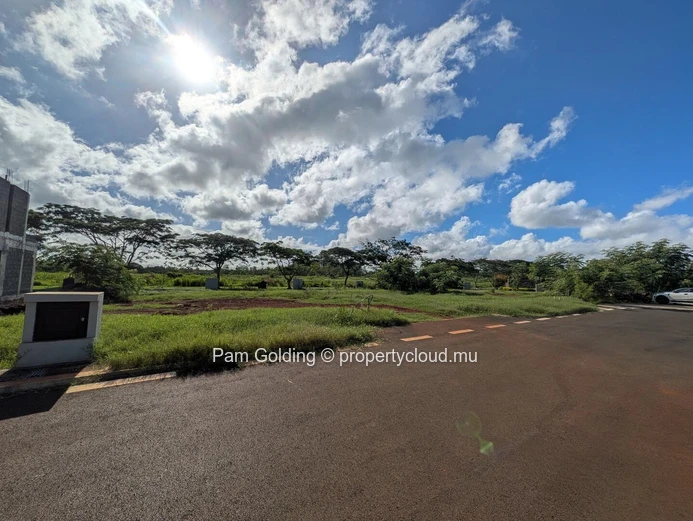 Balaclava – Terrain à vendre – Pam Golding Mauritius