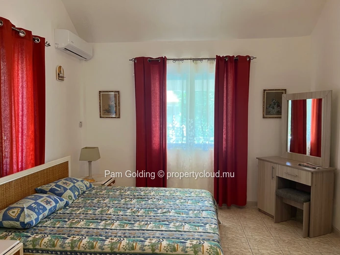 Spacious 4-Bedroom Duplex for Rent Opposite Flic en Flac Beach – Rs 70,000