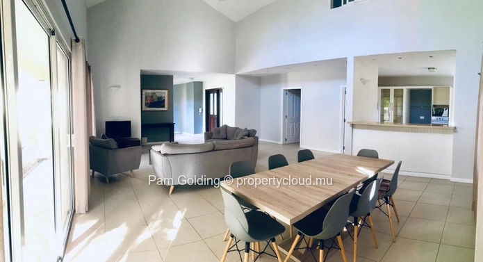  Villa in a Prime Black River Location