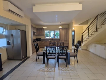 Townhouse, Duplex de 3 Chambres