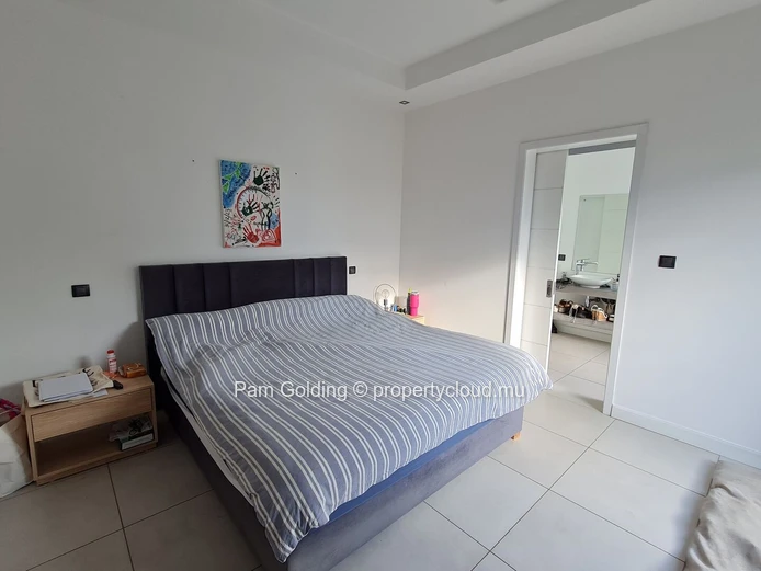 Spacious Freehold Villa in Mont Mascal