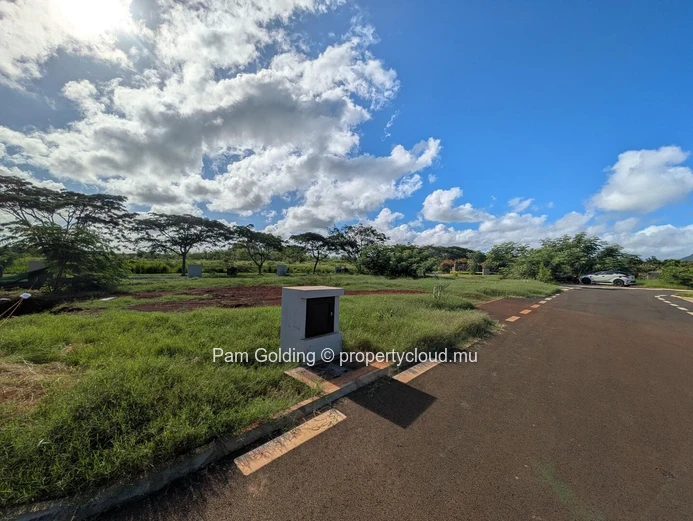 Balaclava – Terrain à vendre – Pam Golding Mauritius