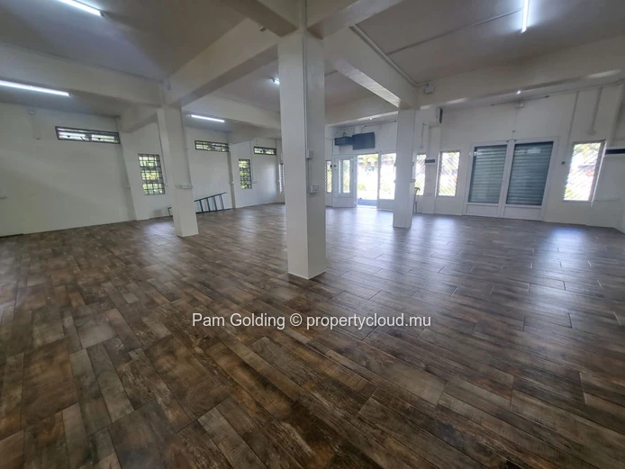 Espace commercial de 128m2 à louer à Curepipe