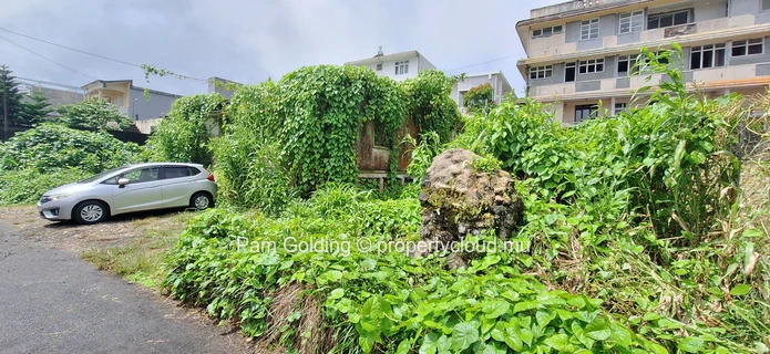 Terrain Exceptionnel à Curepipe – Emplacement de Premier Choix au Potentiel Infini !