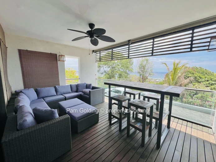3-Bedroom Ensuite Apartment in Tamarin – Panoramic Ocean Views