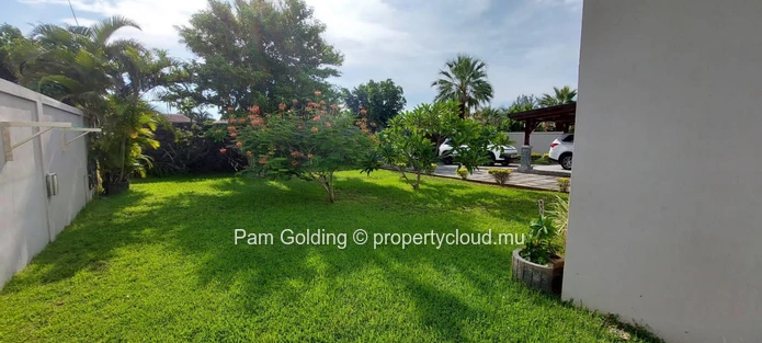 House positioned in the heart of Tamarin for sale.