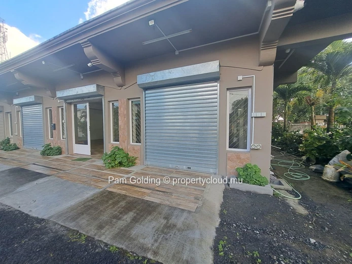 Espace commercial de 128m2 à louer à Curepipe